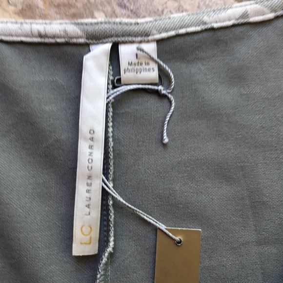 LC Lauren Conrad Floral Dress NWT - Picture 3 of 4